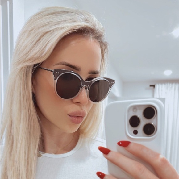 Bottega Veneta Sunglasses - Picture 8 of 8